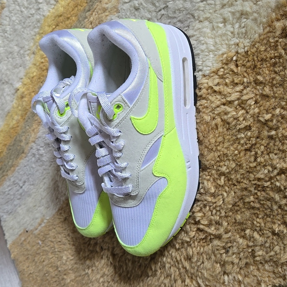 Nike AirMax - Picture 3 of 3